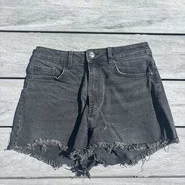 Schwarze Jeansshorts