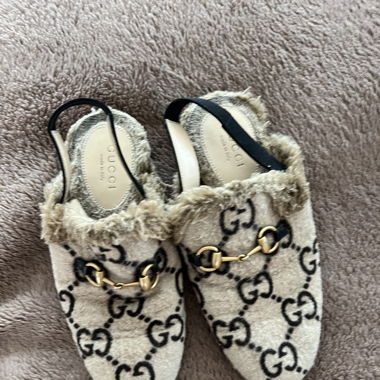 Gucci slippers