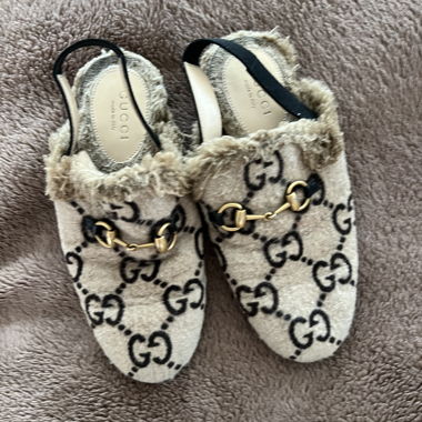 Gucci slippers