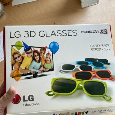 Vendo occhiali LG 3D Cinema Party Pack