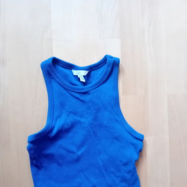 blaues Top