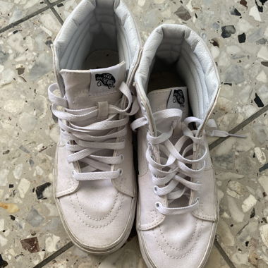 All White Vans Sneaker