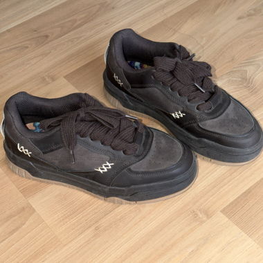 One Piece x Bershka Sneakers 