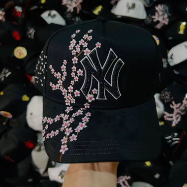 Cappellino floreale NY