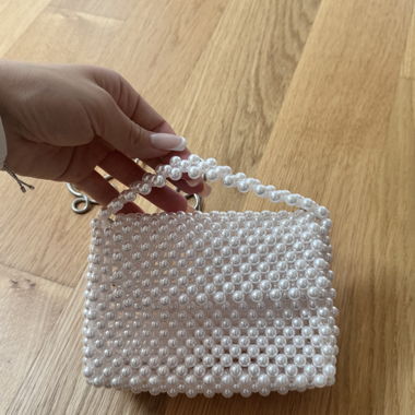 Perlenbesetzte Mini-Herstellertasche