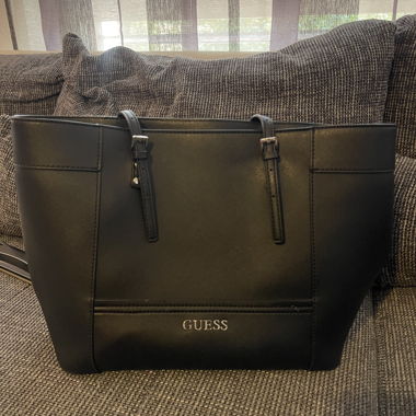Schwarze GUESS Tasche