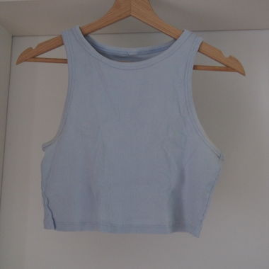 2x Sleeveless Crop Top