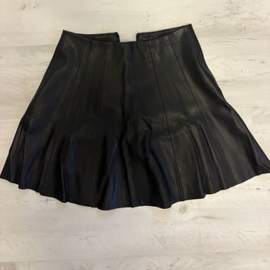 AMISU Black Skirt