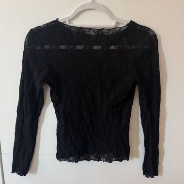 Top en dentelle noir
