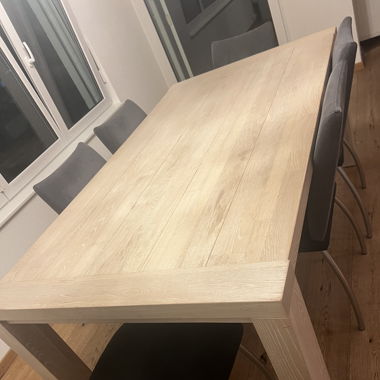 Esstisch in Holzoptik