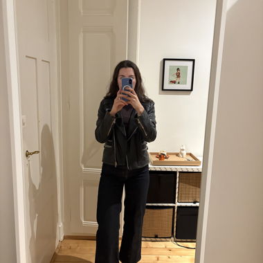Giacca in pelle nera Mango