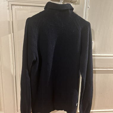 Pull col roulé noir