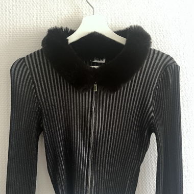 cropped jacket with fur details