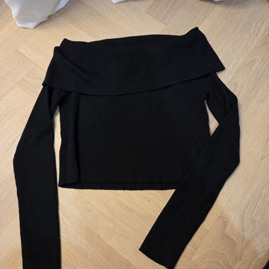 Schwarzes  off shoulder H&M Divided Top