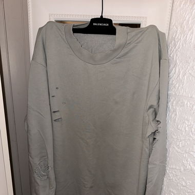 Zerrissenes Shirt