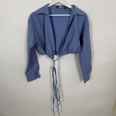 Petite Blue cropped tie-front shirt