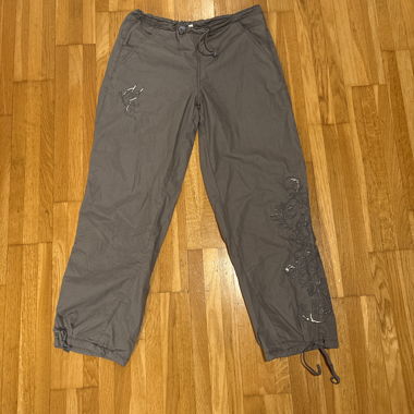 Subdued pants