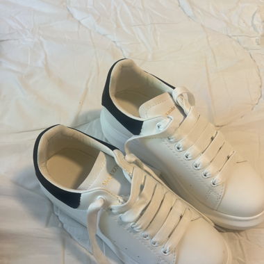 Neue Alexander McQueen