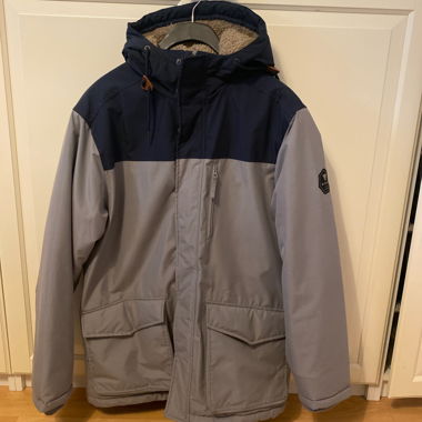 Men’s water proof , fleece lined jacket. Size L