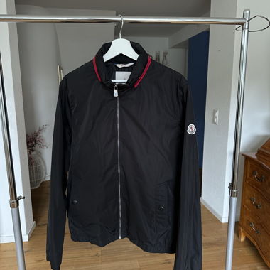 Moncler Jacke (Replica)