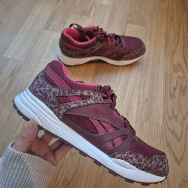 Sneakers Reebok bordeaux e rosa