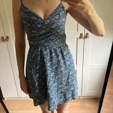 Short Abercrombie & Fitch dress with thin straps.