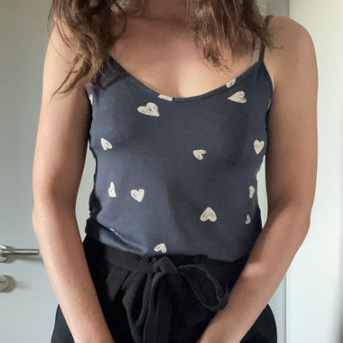 Hochsommer-Top mit Herz-Muster