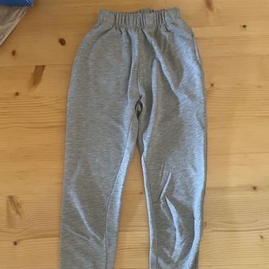 pantaloni da allenamento grigi