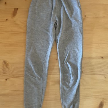 pantaloni da allenamento grigi