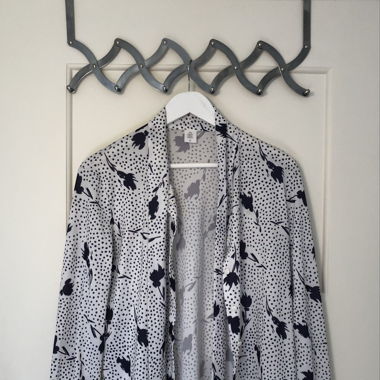 weisses langes Hemd mit Blumen Muster