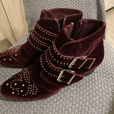 Bottines en velours bordeaux