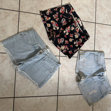 Shorts in denim e floreali taglia M