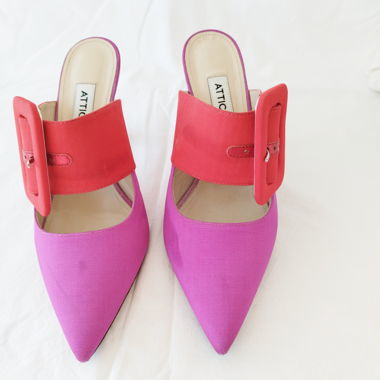Mules bicolore Attico con fibbia, taglia 37