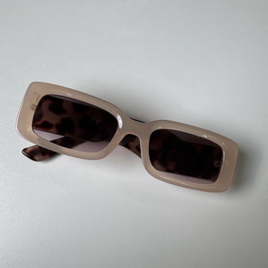 Rechteckige Sonnenbrille