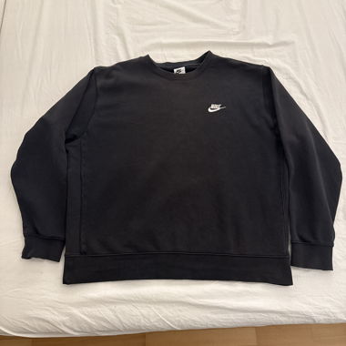 Schwarzes Nike Sweatshirt