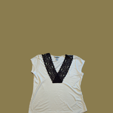 V-neck t-shirt