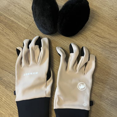 Mammut gloves & ear warmers. Size M. NEW