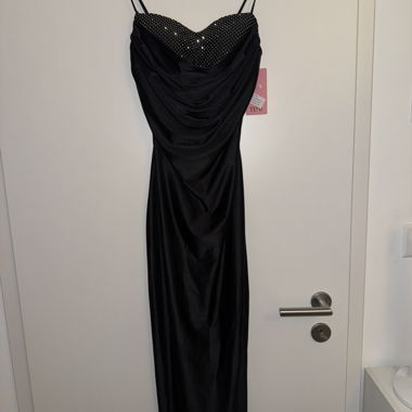 Abito da sera nero lungo con strass