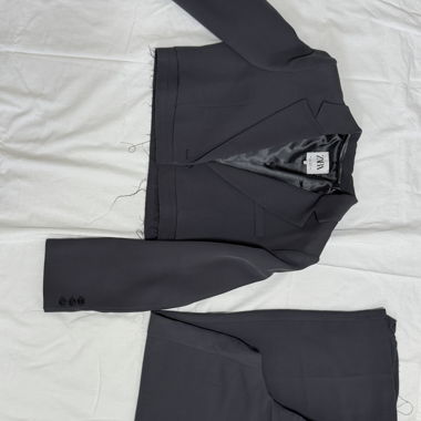 Tailleur grigio Zara giacca corta e pantaloni