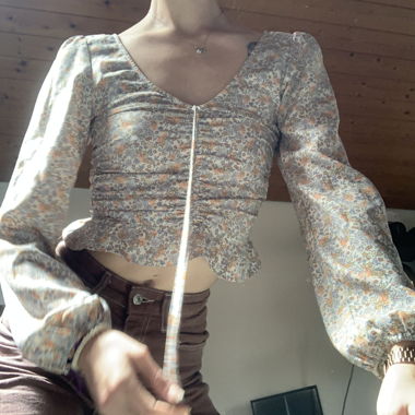Long-sleeved top
