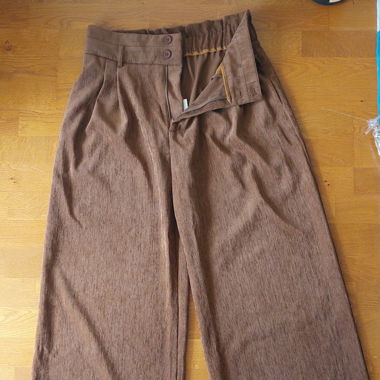Cordhose high waist mit Gürtel