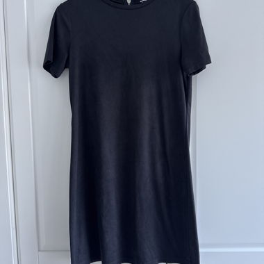 Kleid im leichten Suède-Look von Zara
