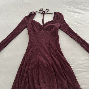 Abito in pizzo bordeaux