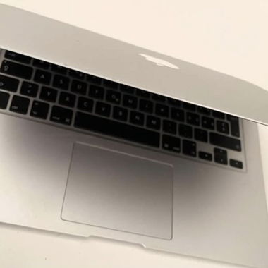 Apple MacBook Pro Laptop