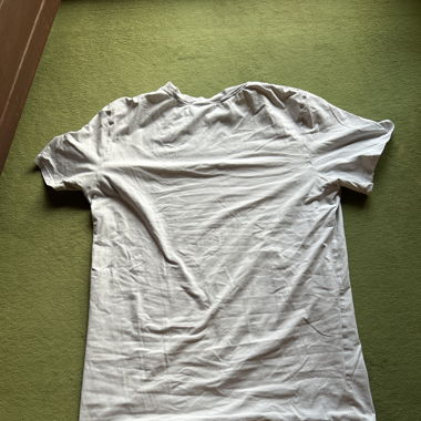 Weisses T-Shirt 