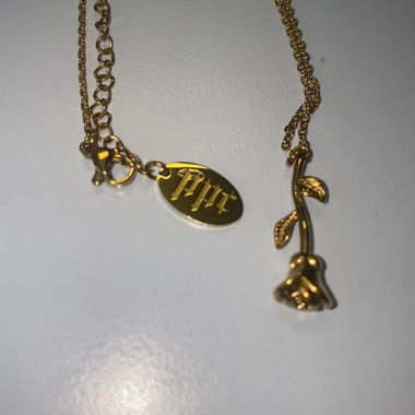 PRIVATE PARADISE CO - TXT - DROPPING ROSE NECKLACE