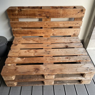 Palettenbank aus Holz