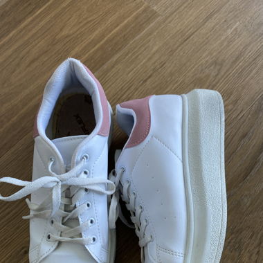 Sneaker weiss/rosa, Gr. 36