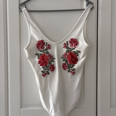 Body bianco con ricamo