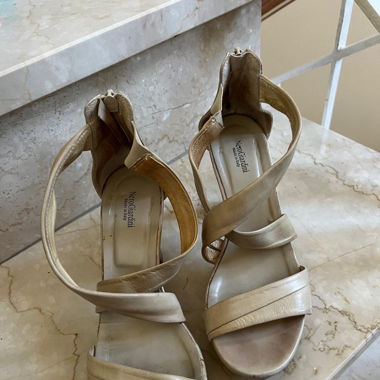 Beige elegant sandals 